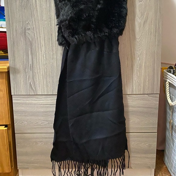 Faux fur scarf - Picture 4 of 4
